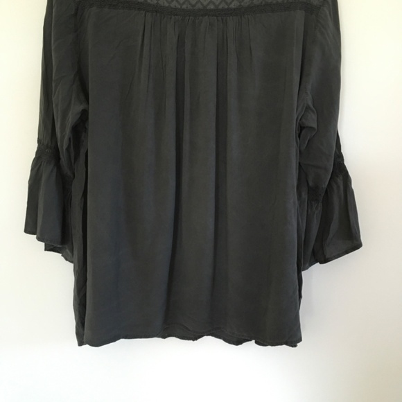 Torrid Challis Lace Trim Bell Sleeve Top Sz 3X Dark Gray Blouse Keyhole Stretch - Picture 9 of 14